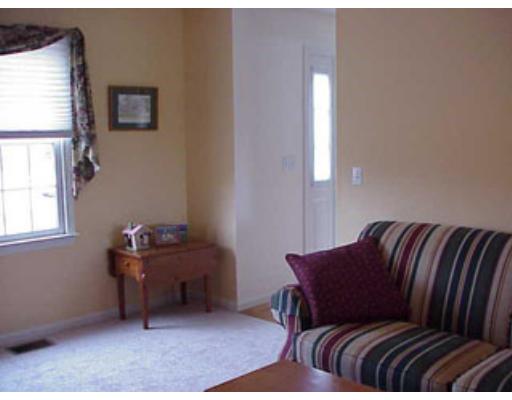 5 Josiah Dr, Upton, MA 01568 photo 4