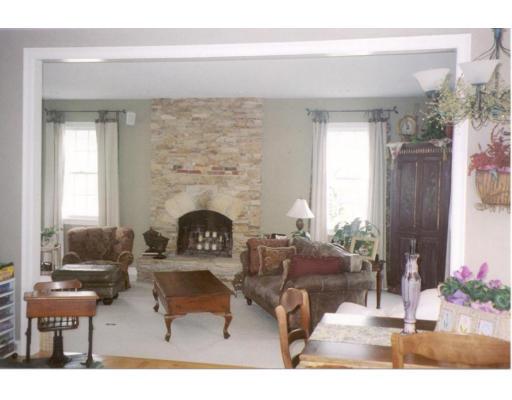 2 Beechnut St, Acton, MA 01720 photo 2