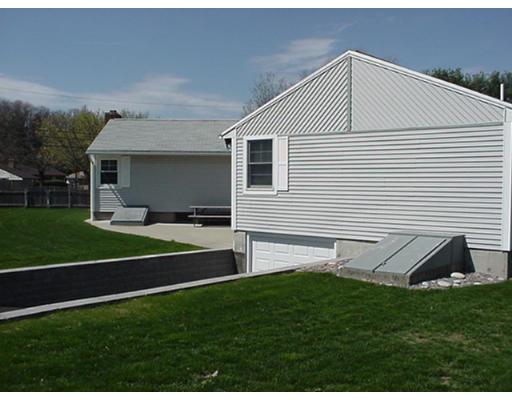 12 Pinecrest Dr, Worcester, MA 01604 photo 2