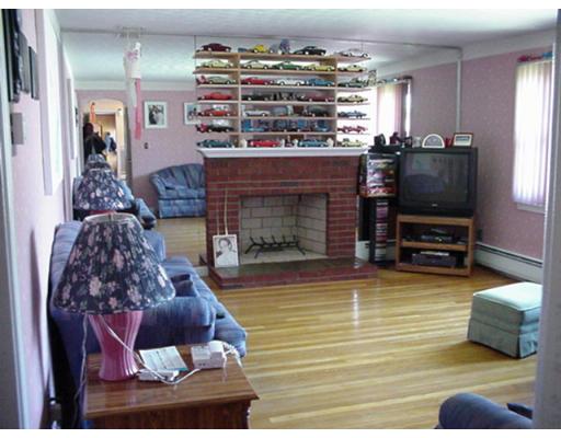 12 Pinecrest Dr, Worcester, MA 01604 photo 9