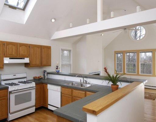10 Hancock Rd, Brookline, MA 02445 photo 2
