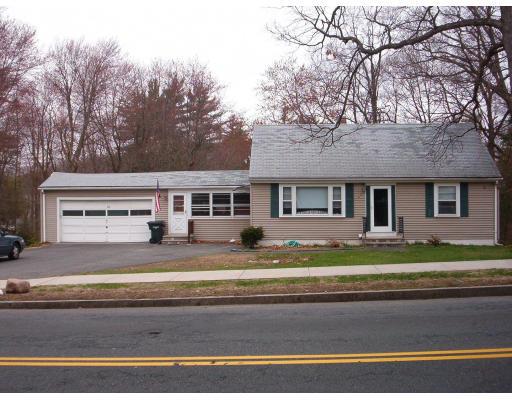 608 Cooley St, Springfield, MA 01128 photo 1