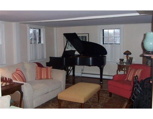 8 Elm St, Marblehead, MA 01945 photo 2