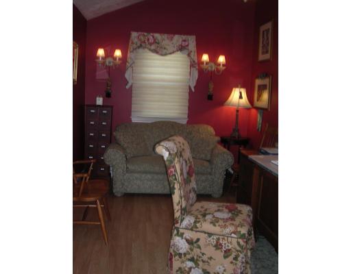 34 Glendale St, Maynard, MA 01754 photo 4