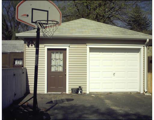 56 Hanson St, Fall River, MA 02720 photo 4