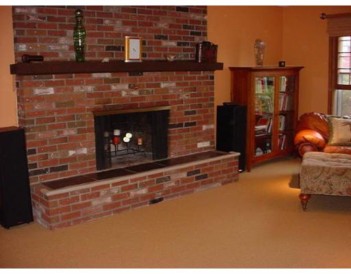 3 Barry Dr, Framingham, MA 01702 photo 5