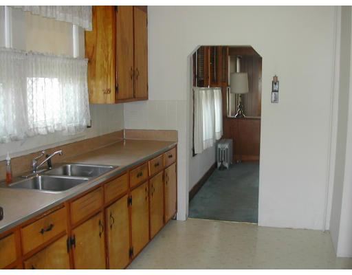 419 Eastern Ave, Springfield, MA 01109 photo 3