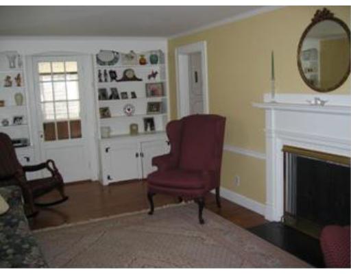 12 Blackman Ter, Needham, MA 02492 photo 3