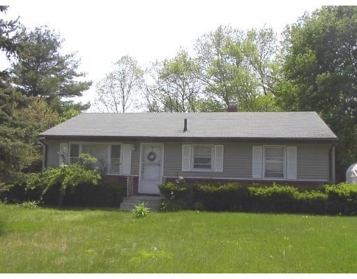 219 Hermitage Dr, Springfield, MA 01129 photo 1