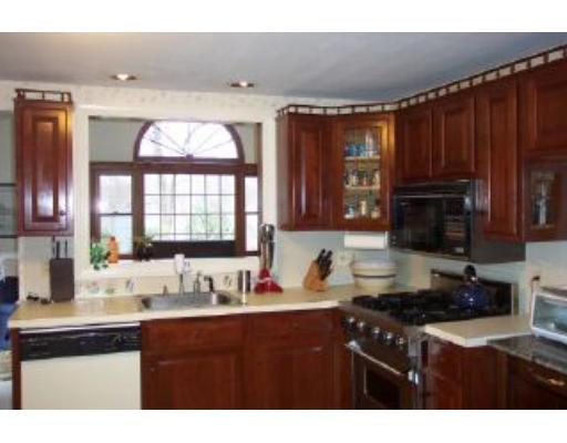 14 Oakhurst Cir, Needham, MA 02492 photo 5