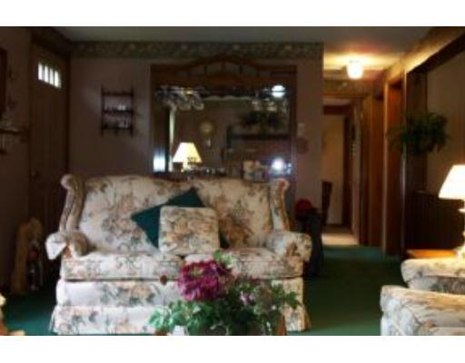16 Stoneham, Worcester, MA 01604 photo 2