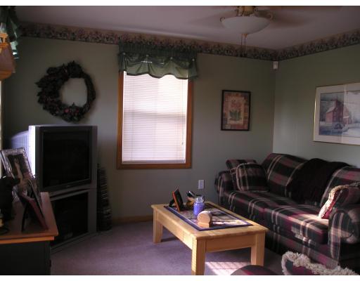 102 Pheasant Dr, Springfield, MA 01119 photo 3