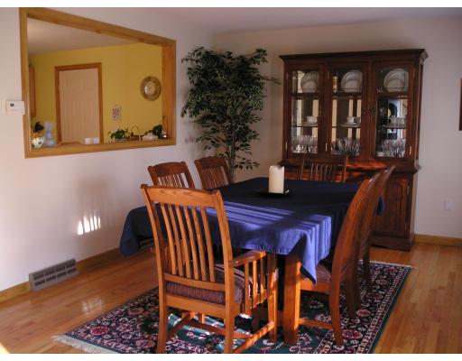 102 Pheasant Dr, Springfield, MA 01119 photo 2