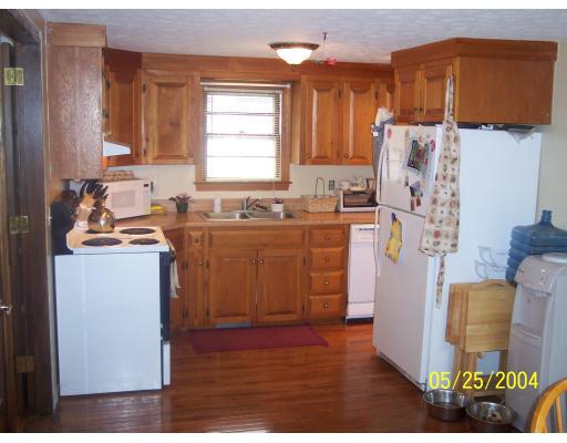172 Park Ave, East Wareham, MA 02538 photo 2