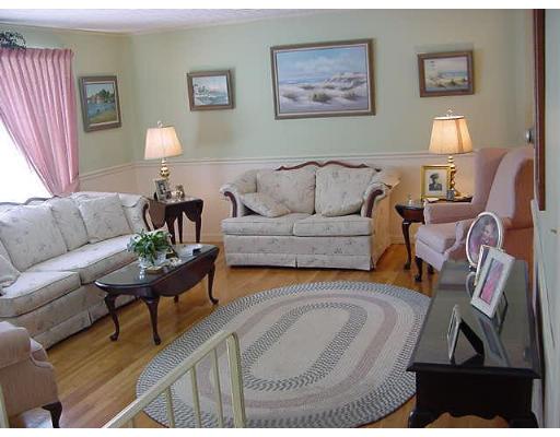 32 Venus Dr, Worcester, MA 01605 photo 2
