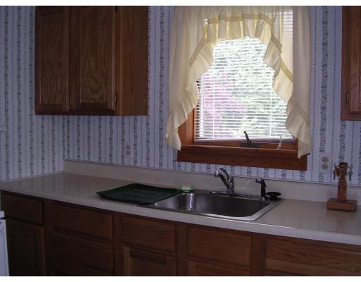 892 Grattan, Chicopee, MA 01020 photo 4