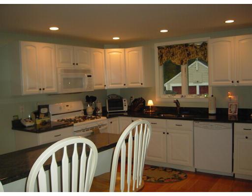 8 East St, Hingham, MA 02043 photo 3