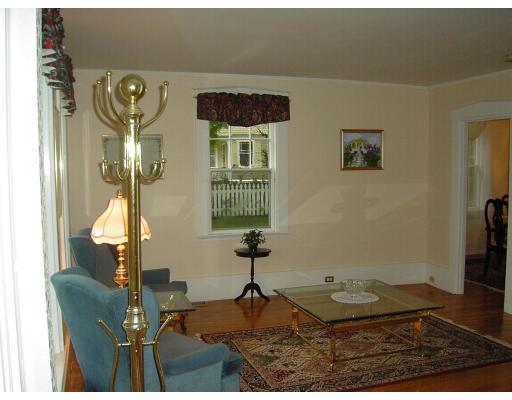 8 East St, Hingham, MA 02043 photo 2