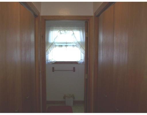 37 Emerson St #2, Fall River, MA 02720 photo 2