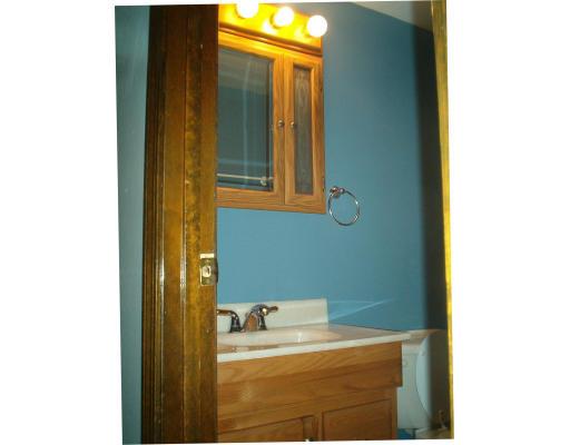111 Gresham St, Springfield, MA 01119 photo 3