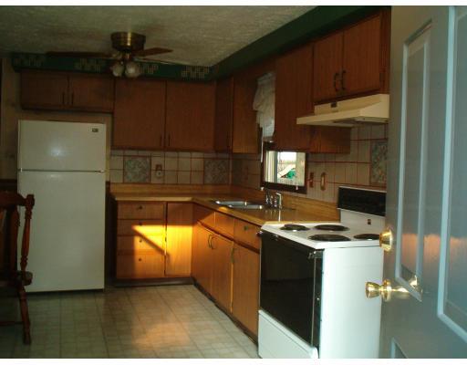 111 Gresham St, Springfield, MA 01119 photo 2