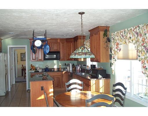5 Carriage Ln, Maynard, MA 01754 photo 3