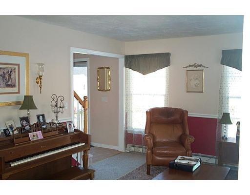 5 Carriage Ln, Maynard, MA 01754 photo 4