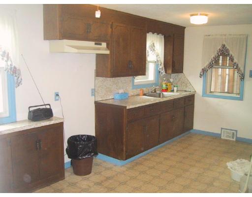 23 Cobb Ave, Chicopee, MA 01020 photo 2