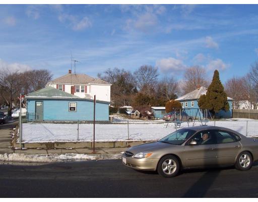 731 Jefferson St, Fall River, MA 02721 photo 2