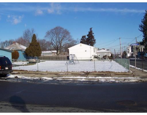 731 Jefferson St, Fall River, MA 02721 photo 3