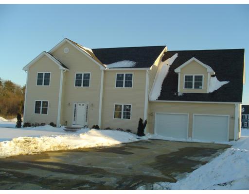 17 Rolling Meadow Dr, Millis, MA 02054 photo 1