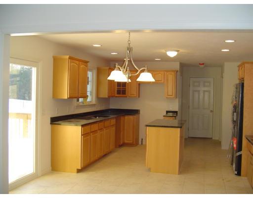 17 Rolling Meadow Dr, Millis, MA 02054 photo 3