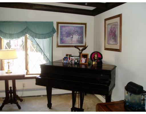 4 Sears Ave, Webster, MA 01570 photo 3