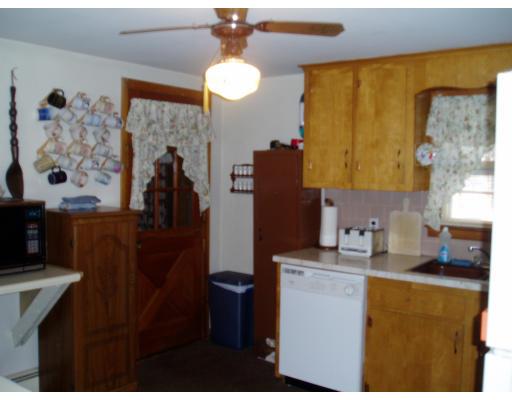 4 Sears Ave, Webster, MA 01570 photo 9