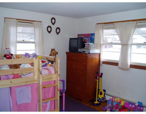 4 Sears Ave, Webster, MA 01570 photo 11