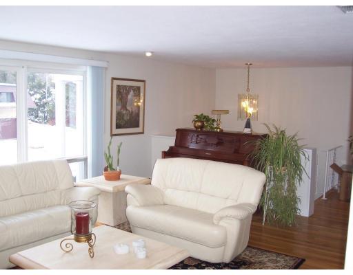 33 Colby Rd, Wellesley, MA 02482 photo 3