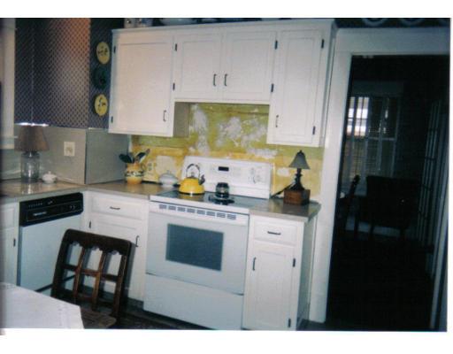 26 Prentice St, Springfield, MA 01104 photo 4