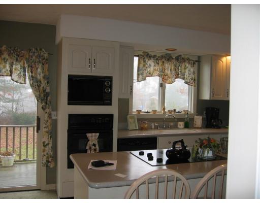 27 Studio Dr, Bourne, MA 02532 photo 3