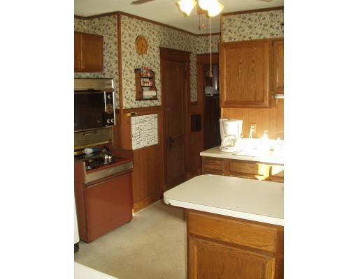 114 Phoenix Ter, Springfield, MA 01104 photo 4