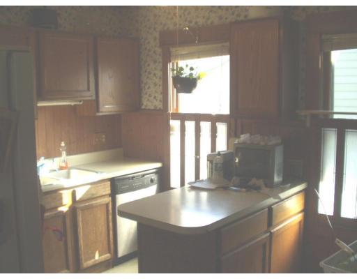114 Phoenix Ter, Springfield, MA 01104 photo 5