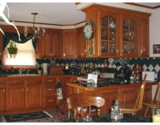 185 Doreen St, New Bedford, MA 02745 photo 4