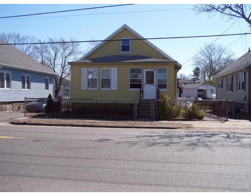 65 Ballard St, Saugus, MA 01906 photo 1