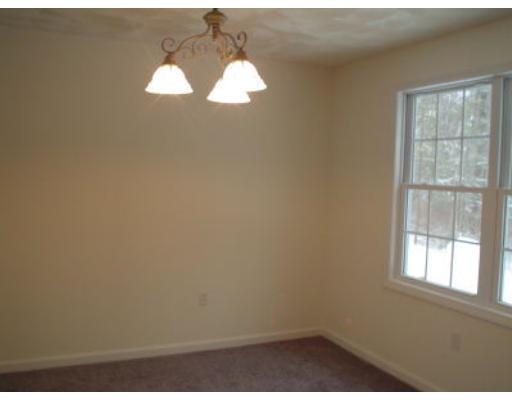 27 Perron Way, Lowell, MA 01854 photo 4