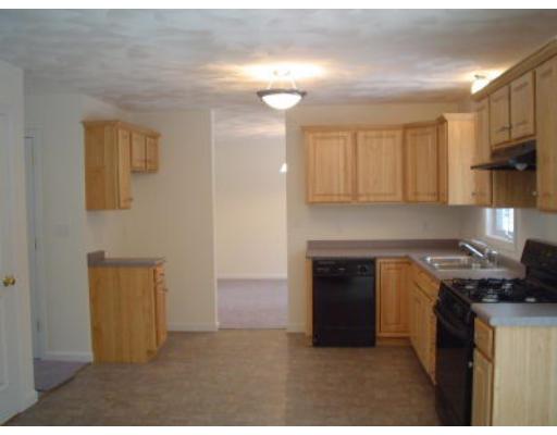 27 Perron Way, Lowell, MA 01854 photo 3