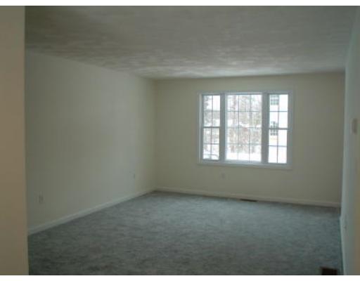 27 Perron Way, Lowell, MA 01854 photo 5