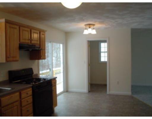 27 Perron Way, Lowell, MA 01854 photo 2