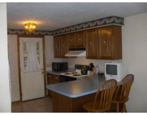 8 Burke Ln, Sutton, MA 01590 photo 3