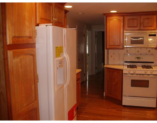 9 Henzie St, Reading, MA 01867 photo 5