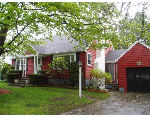 9 Henzie St, Reading, MA 01867 photo 2