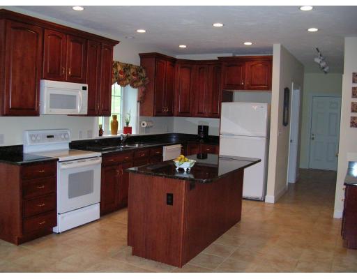 116 Fall Ln, Franklin, MA 02038 photo 2
